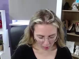ZoeyFancy's Live Sex Cam Show