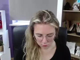 ZoeyFancy's Live Sex Cam Show