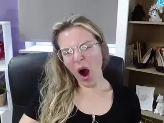 ZoeyFancy's Live Sex Cam Show