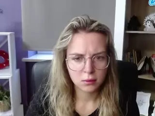 ZoeyFancy's Live Sex Cam Show