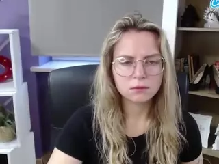 ZoeyFancy's Live Sex Cam Show