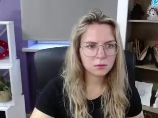 ZoeyFancy's Live Sex Cam Show