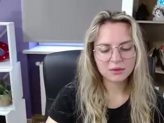 ZoeyFancy's Live Sex Cam Show
