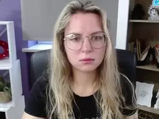 ZoeyFancy's Live Sex Cam Show
