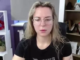 ZoeyFancy's Live Sex Cam Show