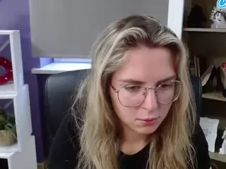 ZoeyFancy's Live Sex Cam Show