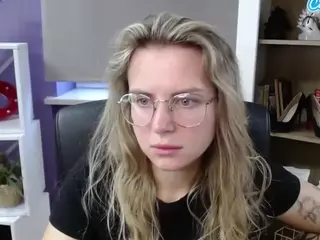 ZoeyFancy's Live Sex Cam Show