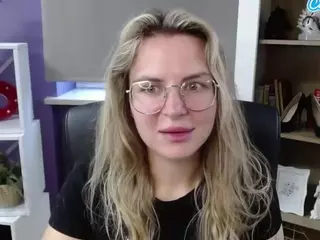 ZoeyFancy's Live Sex Cam Show