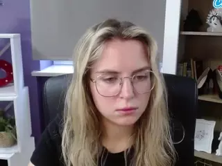 ZoeyFancy's Live Sex Cam Show