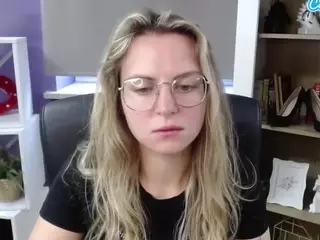 ZoeyFancy's Live Sex Cam Show