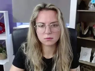 ZoeyFancy's Live Sex Cam Show