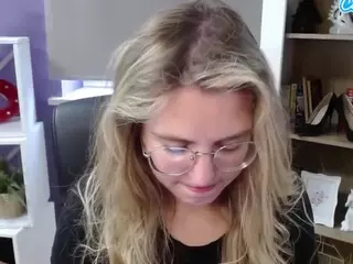 ZoeyFancy's Live Sex Cam Show