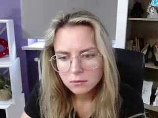 ZoeyFancy's Live Sex Cam Show