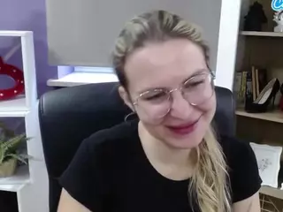 ZoeyFancy's Live Sex Cam Show