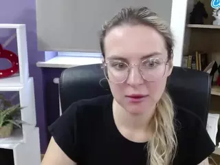 ZoeyFancy's Live Sex Cam Show