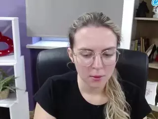 ZoeyFancy's Live Sex Cam Show