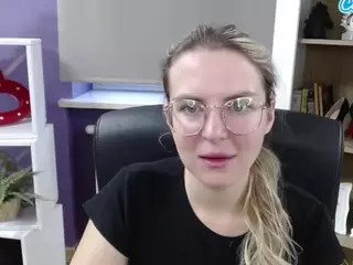 ZoeyFancy's Live Sex Cam Show