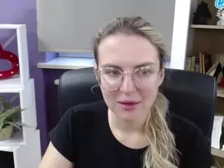 ZoeyFancy's Live Sex Cam Show