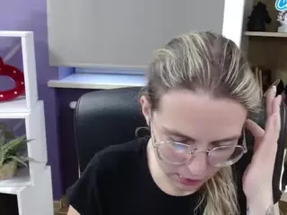 ZoeyFancy's Live Sex Cam Show