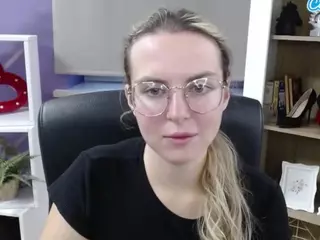 ZoeyFancy's Live Sex Cam Show
