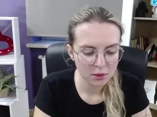 ZoeyFancy's Live Sex Cam Show