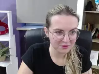 ZoeyFancy's Live Sex Cam Show