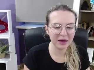 ZoeyFancy's Live Sex Cam Show