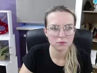 ZoeyFancy's Live Sex Cam Show