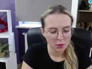 ZoeyFancy's Live Sex Cam Show
