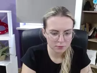 ZoeyFancy's Live Sex Cam Show