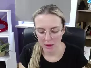 ZoeyFancy's Live Sex Cam Show