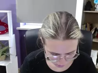 ZoeyFancy's Live Sex Cam Show