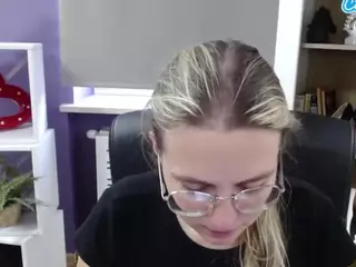 ZoeyFancy's Live Sex Cam Show