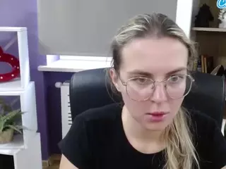 ZoeyFancy's Live Sex Cam Show