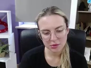 ZoeyFancy's Live Sex Cam Show