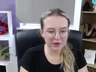 ZoeyFancy's Live Sex Cam Show
