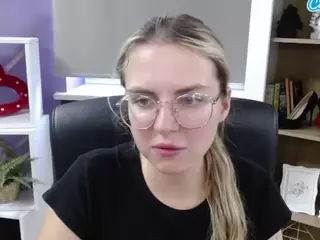 ZoeyFancy's Live Sex Cam Show