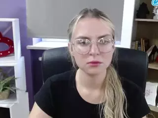 ZoeyFancy's Live Sex Cam Show