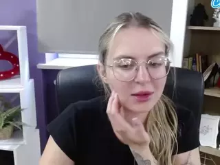 ZoeyFancy's Live Sex Cam Show
