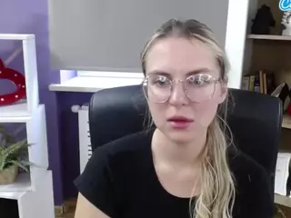 ZoeyFancy's Live Sex Cam Show