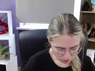 ZoeyFancy's Live Sex Cam Show