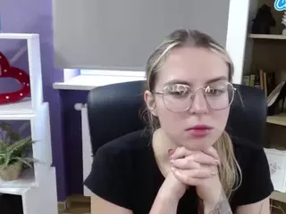 ZoeyFancy's Live Sex Cam Show