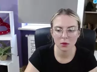 ZoeyFancy's Live Sex Cam Show