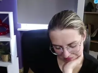 ZoeyFancy's Live Sex Cam Show