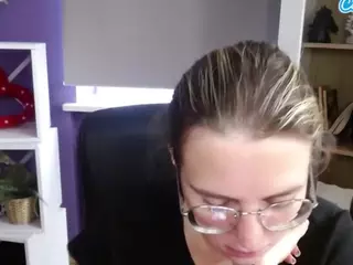 ZoeyFancy's Live Sex Cam Show