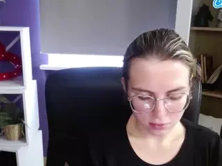 ZoeyFancy's Live Sex Cam Show