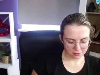 ZoeyFancy's Live Sex Cam Show