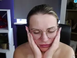 ZoeyFancy's Live Sex Cam Show