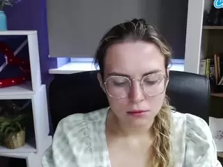 ZoeyFancy's Live Sex Cam Show
