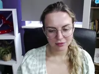 ZoeyFancy's Live Sex Cam Show